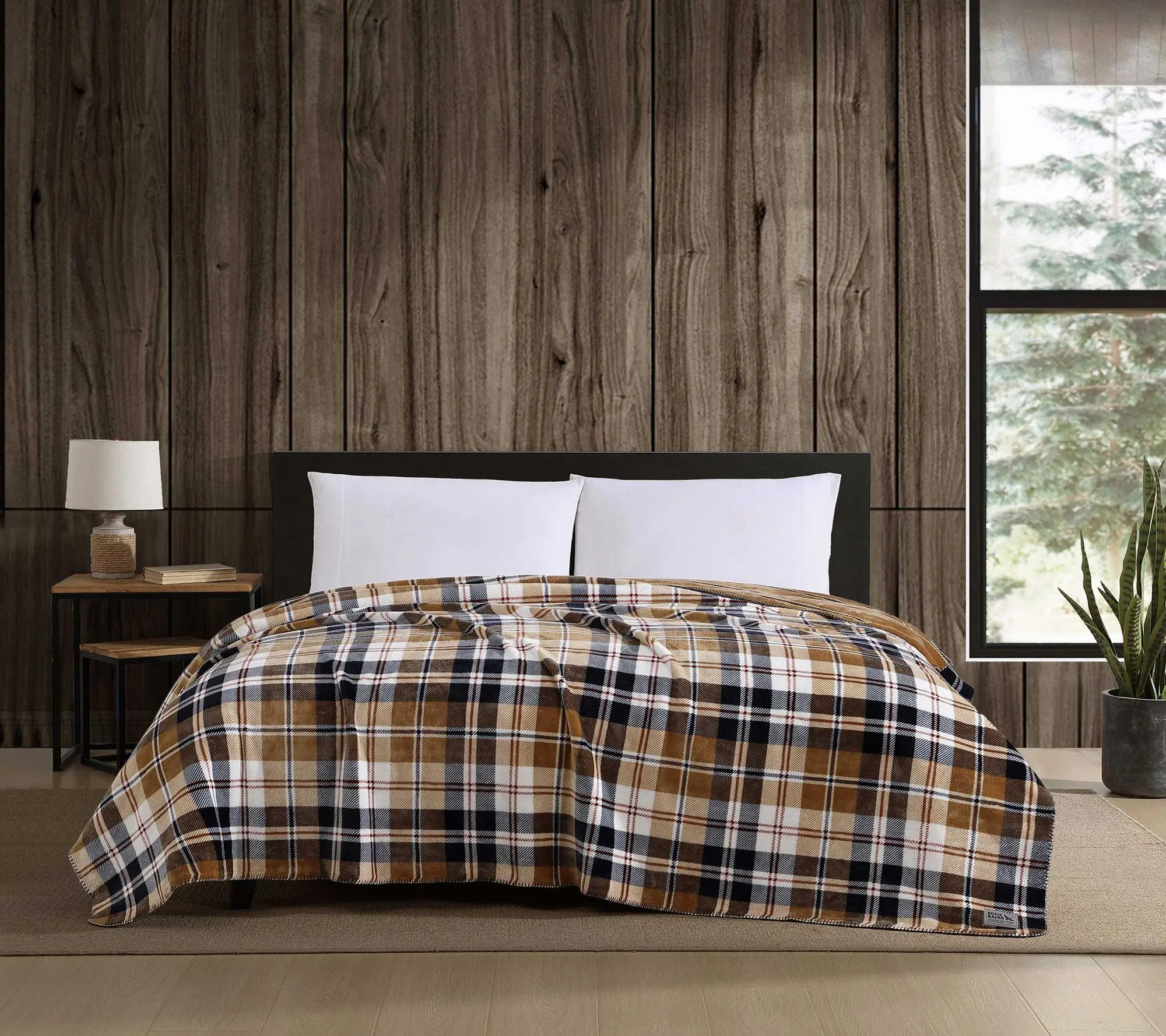 Eddie Bauer Trailhead Plaid Reversible Full/Queen Blanket