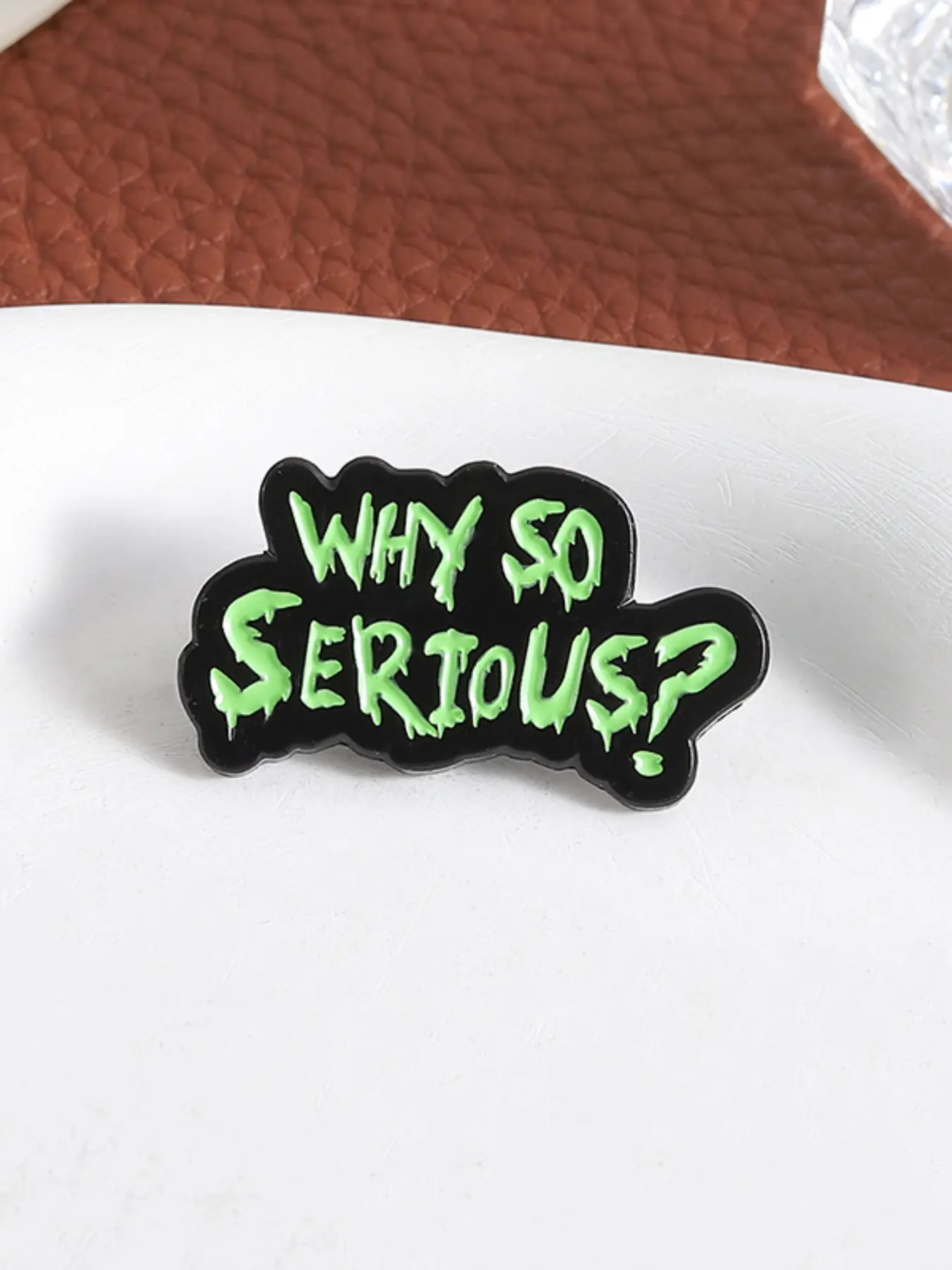 Batman Joker Quote Cartoon Brooch Pin, Humorous Safety Clasp Badge, Cosplay Accessories, Anime Collectible Gift, Jacket Backpack Decoration, Durable Metal Pins, Letter Brooch Pin, Clip, Alloy Brooch Pin