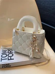 Women's Rhombus Embroidered Small Bag, Fashionable Patterned Bag, 2026 Early Spring New Fashion Single Shoulder Crossbody Bag, Stylish Handbag, Trendy Square Purse, Fashionable Bags