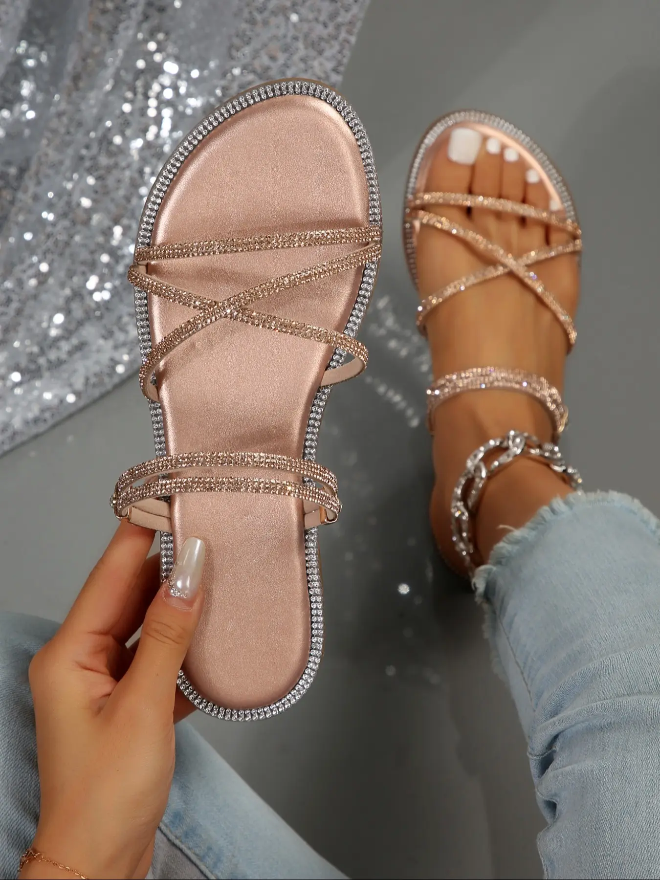 Women's Summer Casual Fashion Flat Slippers Sandals Slip-On Glitter Design Slides Glass Rhinestone Sandals, Round Toe Open-Toe Lightweight Two-Wear Slippers for Women Footwear