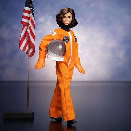 Mattel - Barbie Signature Ellen Ochoa Barbie Inspiring Women Doll  [COLLECTIBLES] Paper Doll