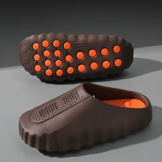 Couple Style Closed-Toe Slides with Thick Sole — Lightweight, Soft Non-Slip Soles, Wear-Resistant; Suitable for Home/Shower Use and Casual Outdoor Wear