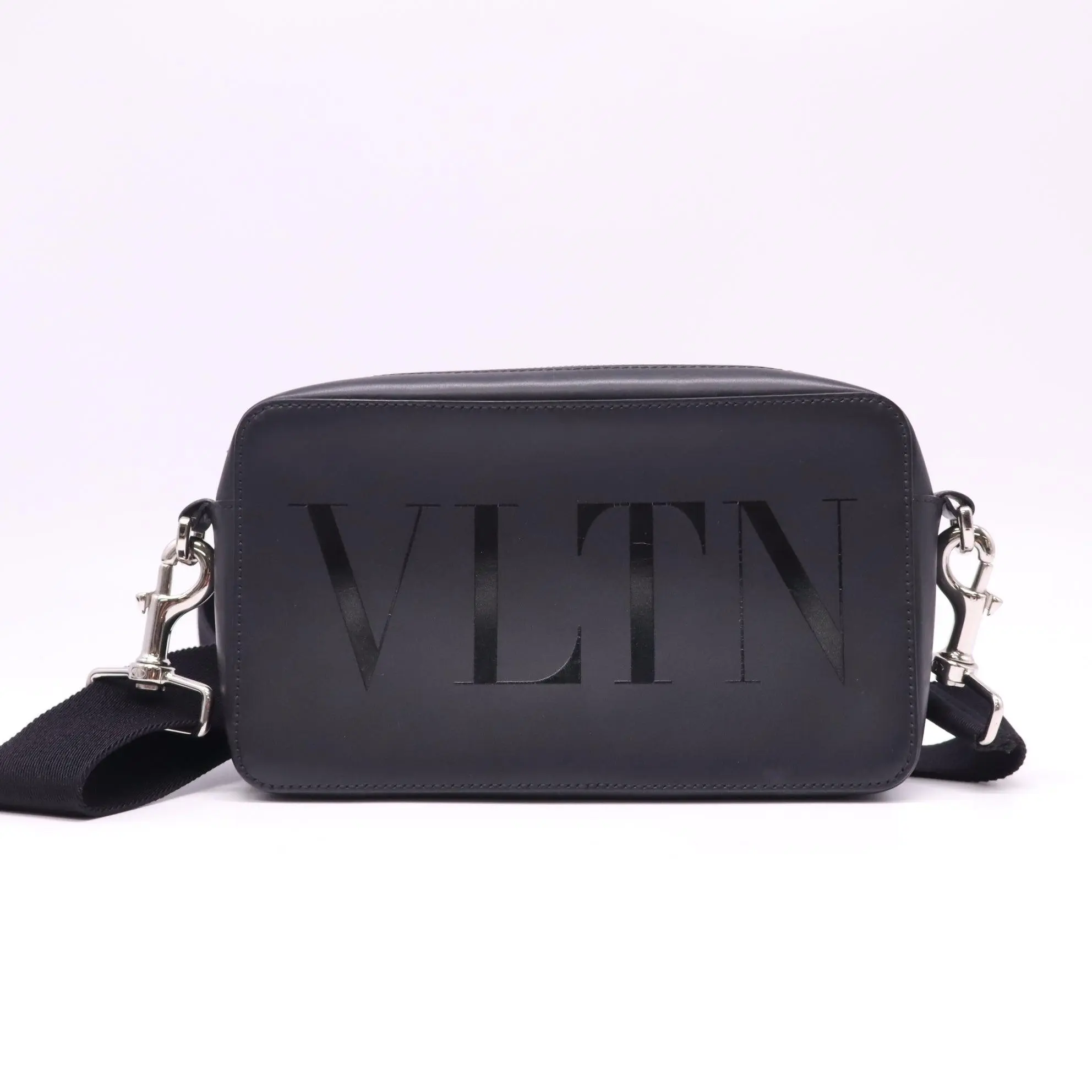 Pre-owned Valentino Leather Crossbody Bags Garavani VLTN crossbody bag B22806