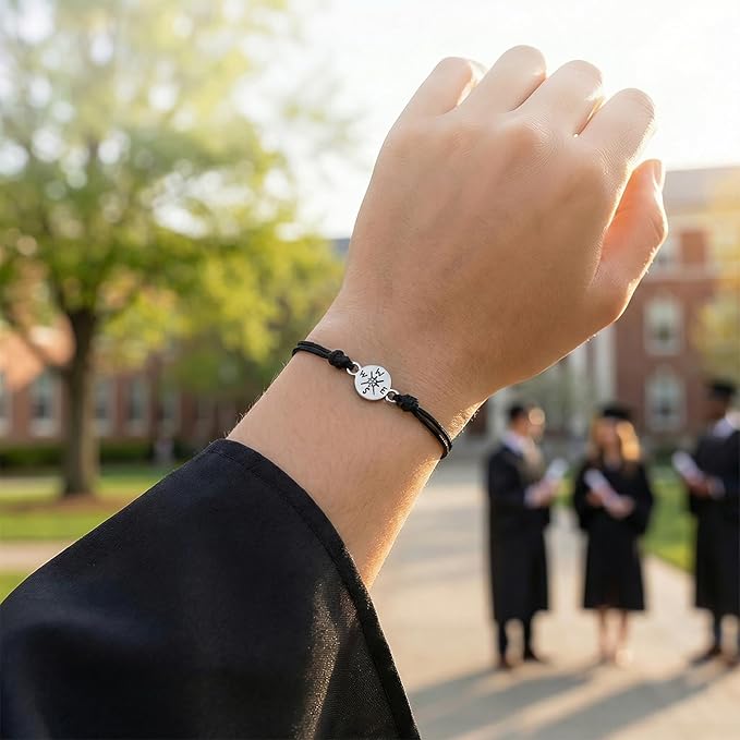Graduation Gifts for Her Him, Adjustable Compass Link Bracelet Grade High School College Graduation Bracelet Friendship Gifts Jewelry for Middle School/High School/College Grads