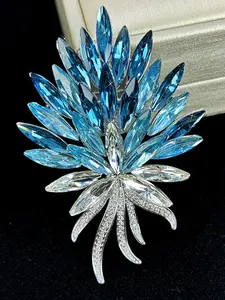 Blue Iris Flower Brooch, Fashionable Jewelry Accessory, Perfect Gift for Daily Wear & Holiday Gatherings, Elegant Women's Brooch
