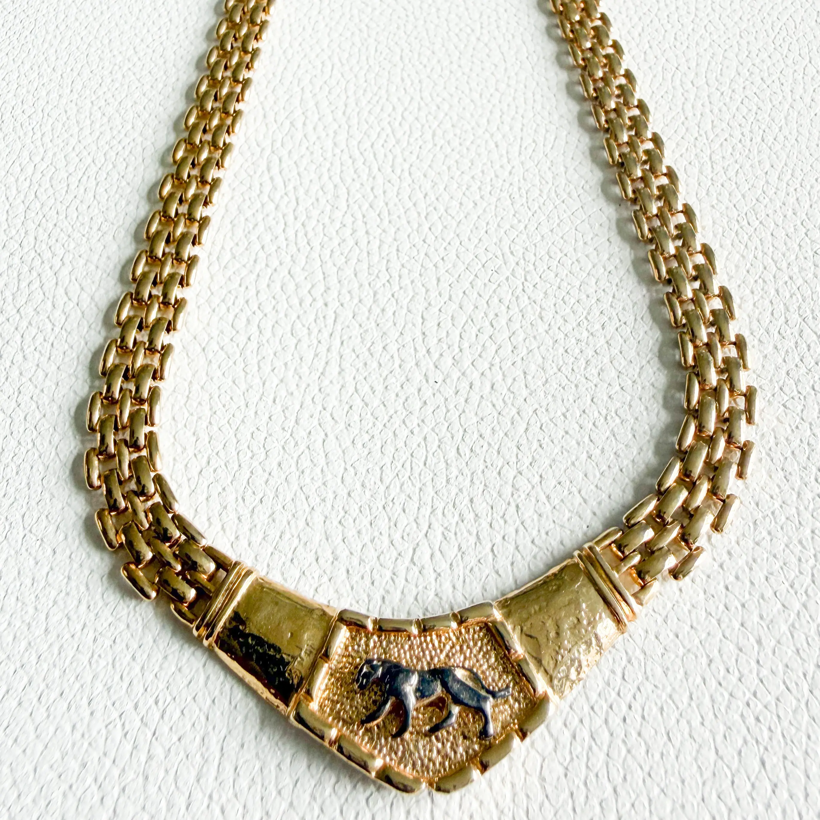 Jaguar Vintage Jackie Collins Gold Necklace
