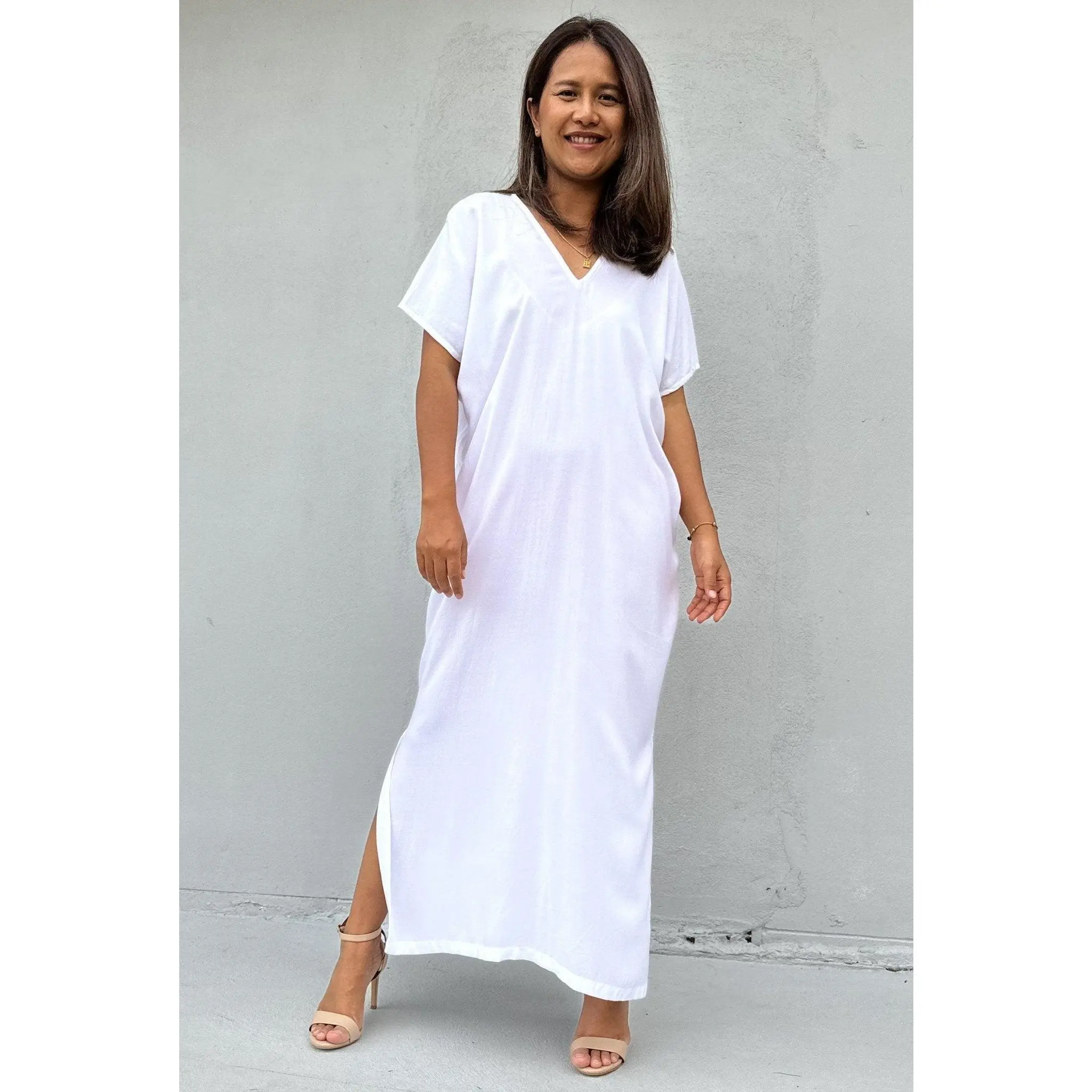 Women's Petite Plain Kaftan Dress - Solid White, Lightweight Rayon Fabric, Casual Relaxed Fit, Clean Lines, Smooth Draping, Balanced Width, 24" Width, Minimalist, Basic, Proportionate Look, Smaller Frames, Balanced Drape, Flowing, Casual Wear, All Seasons