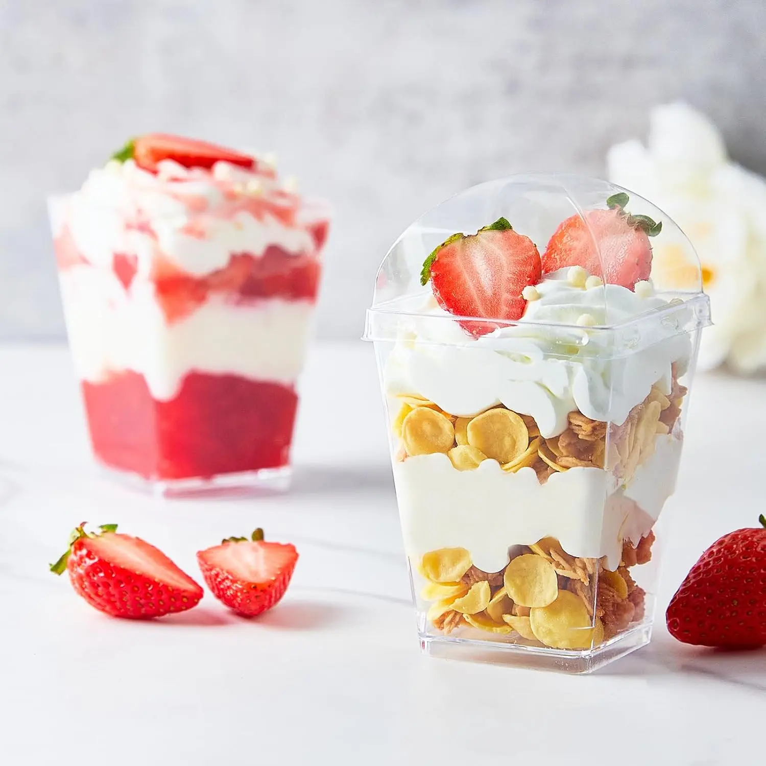 25-Pack 5 oz Dessert Cups with Lids and Spoons, Clear Plastic Parfait & Yogurt Cups, Mini Shooter Cups for Parties, Ice Cream, Pudding, Fruit | Square Appetizer Containers