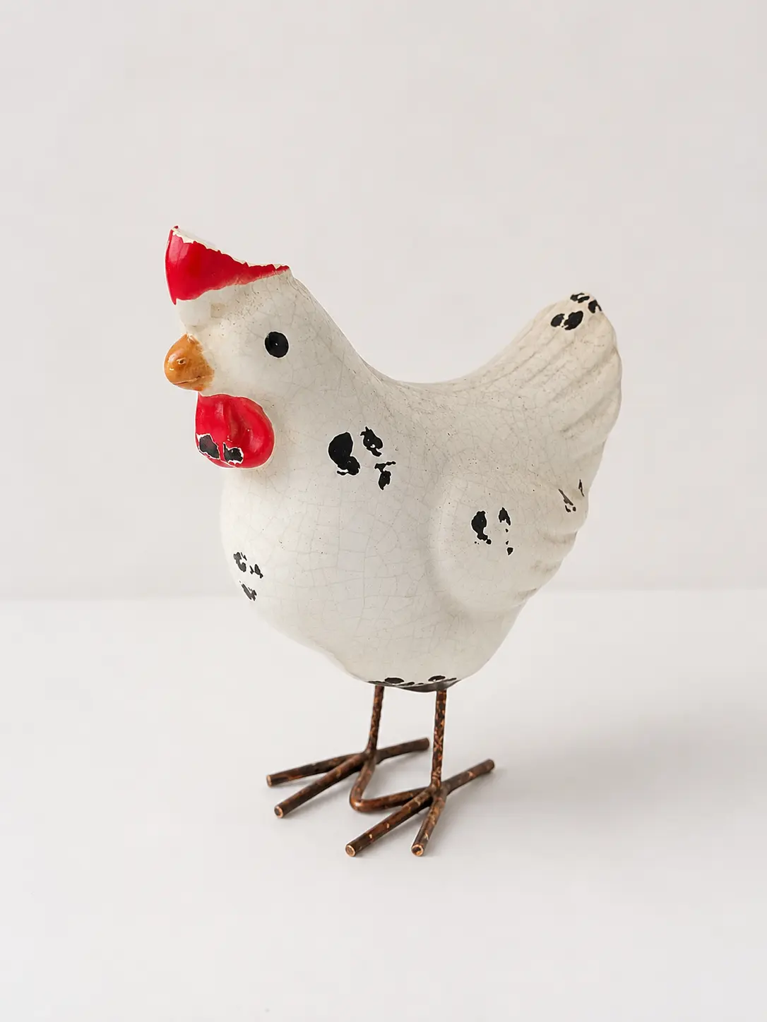 Rustic Farmhouse Chicken Figurine, Home Decor Ornament for Farmhouse Interior