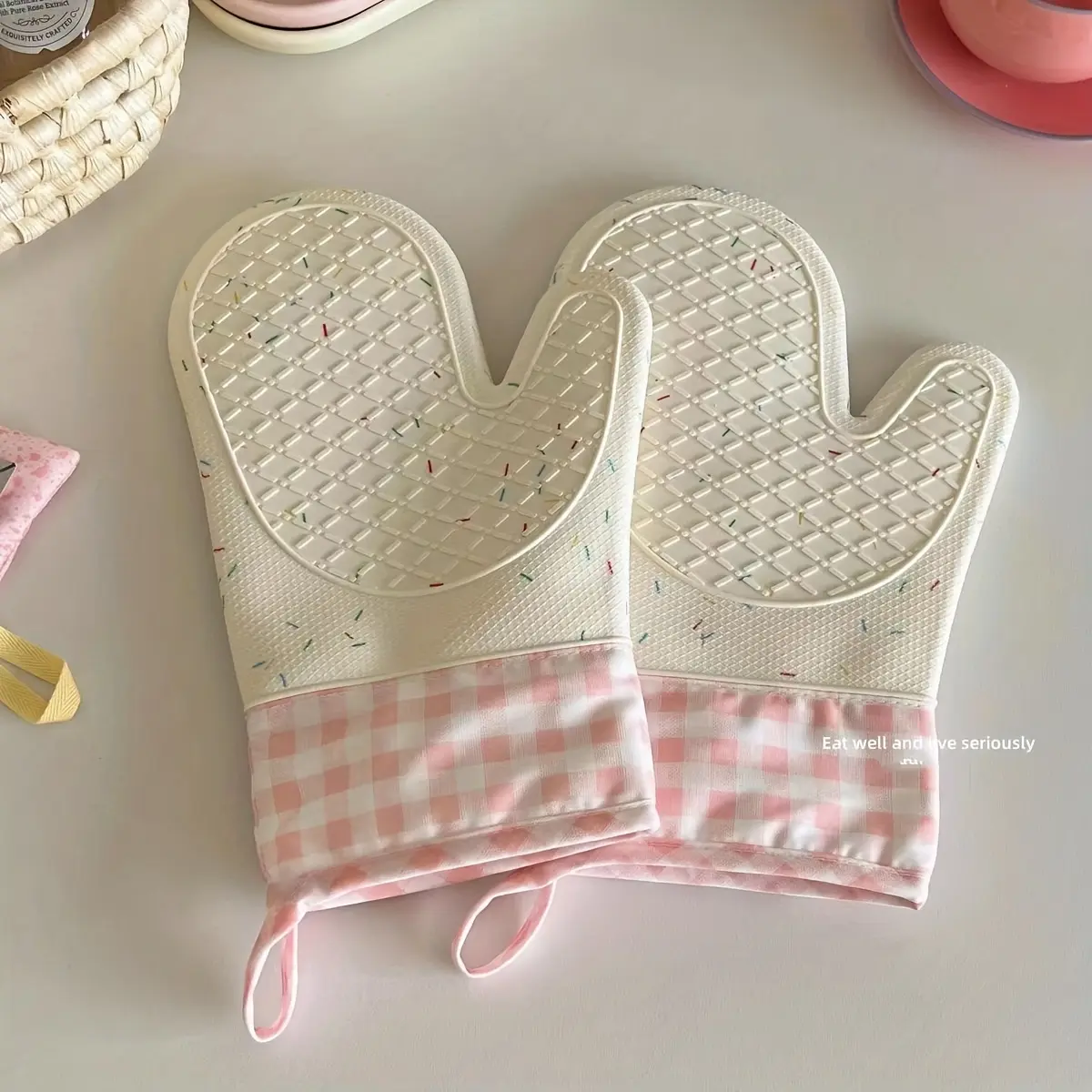 2Pcs Thick Silicone Heat Resistant Gloves, Non-slip High Temperature Resistant Oven Mitts, Anti-scald Insulated Kitchen Gloves for Microwave & Baking, Kitchenware