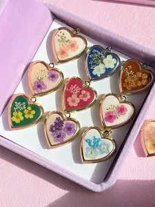 Retro Romantic Gold Color Heart Dried Flowers Photo Box Locket Necklace 45cm Everlasting Flower Charm for Women Girls Valentine's Day Gift Exquisite Chain Jewelry Fashionable Jewelry