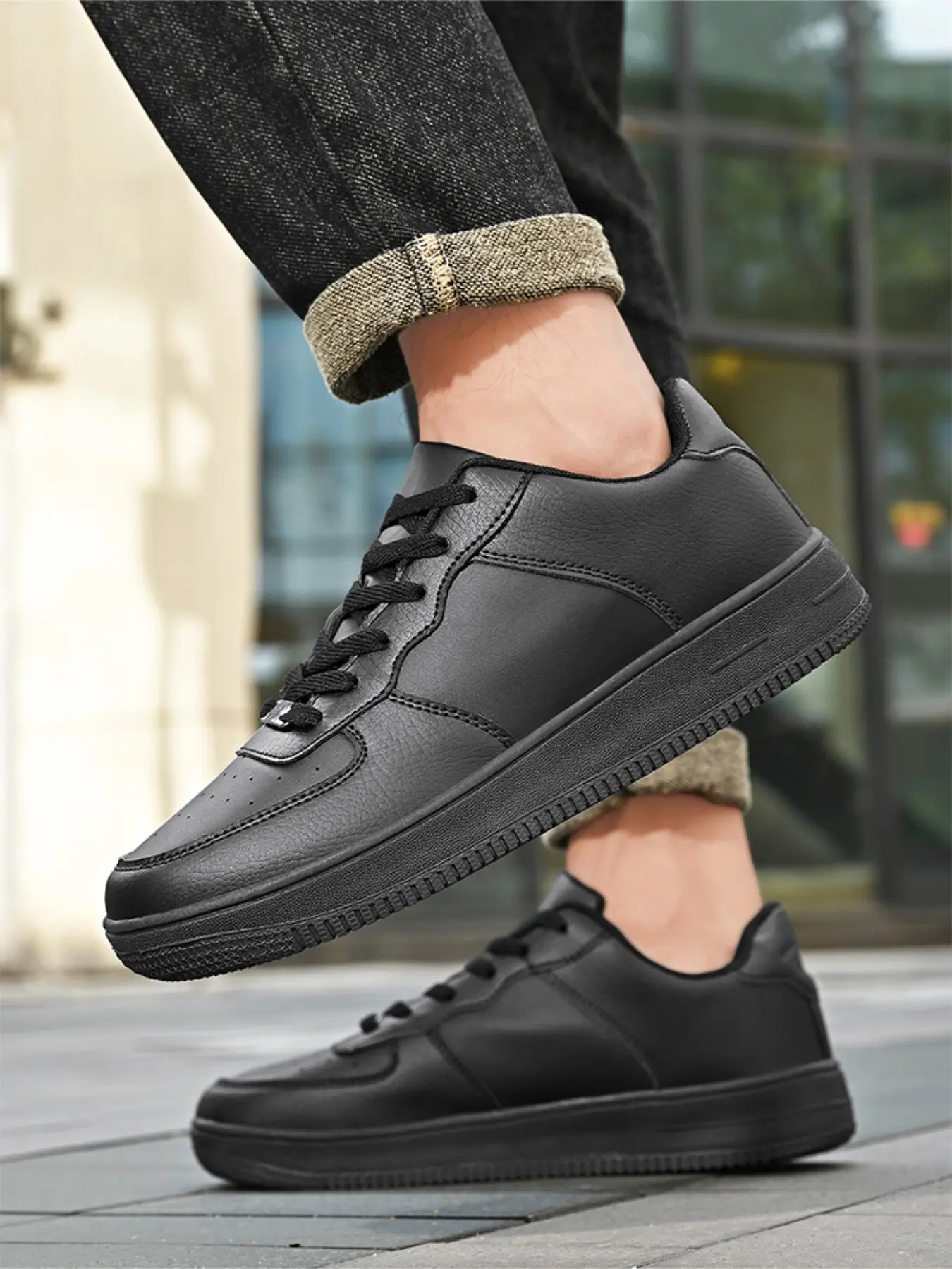 Low-Top Sneakers Casual Sport Shoes Skateboard Shoes, Comfortable and Stylish Footwear for Everyday Wear