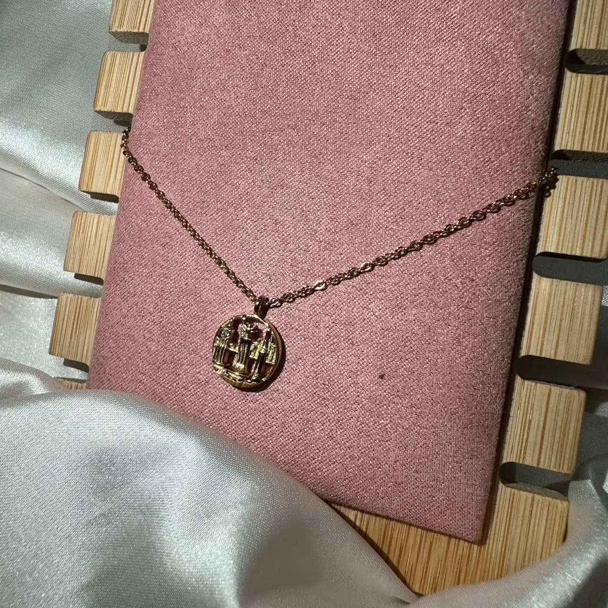 Nu’s Nyc (Classy Gold Stainless Steel High Demand Necklace!!!)
