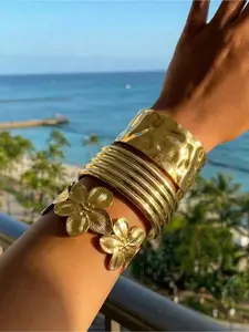 Women's Flower Bracelet Set, Adjustable Open Cuff, Stackable Metal Bangle, Flower Design Bracelet, Elegant Fashion Accessory, Perfect Gift for Girls