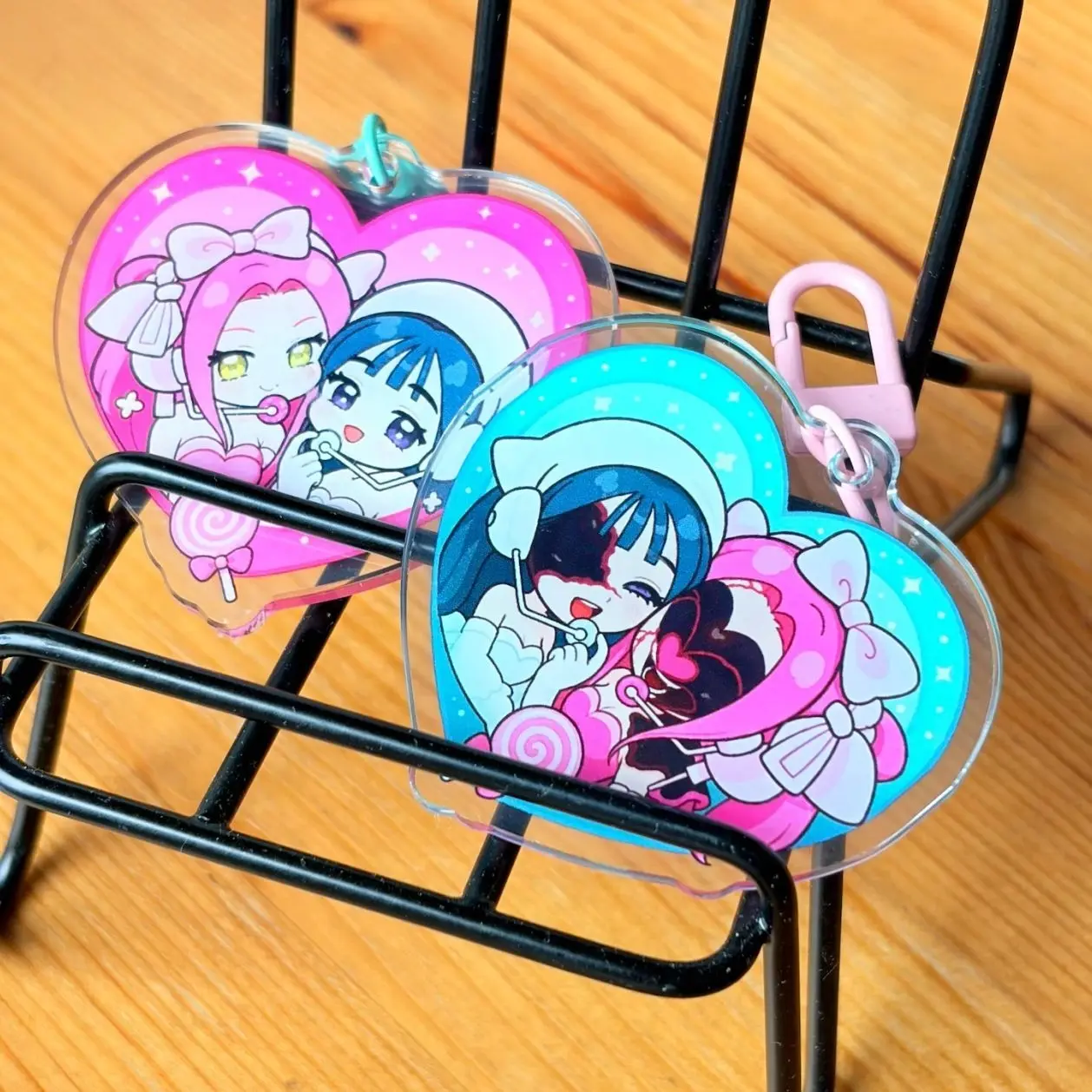 Alien Stage Acrylic Heart Keychain, Mizi & Sua Fan Art