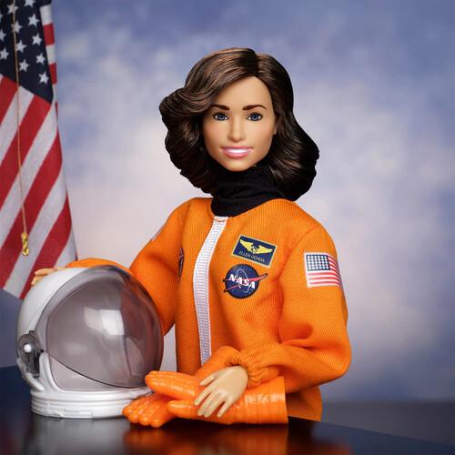 Mattel - Barbie Signature Ellen Ochoa Barbie Inspiring Women Doll  [COLLECTIBLES] Paper Doll