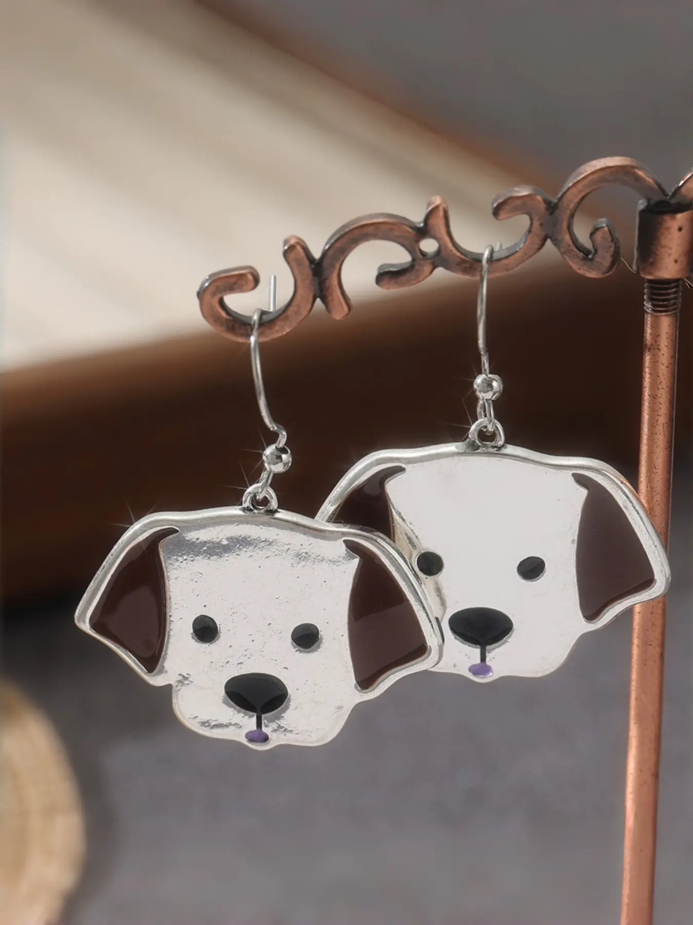 1 Pair of Fashionable and Adorable Dog-shaped Pendant Earrings. Unique and Creative Animal-shaped Accessories, Perfect for Women To Wear and An Excellent Gift To Give To Friends. The Perfect Gift For Ladies and Girls