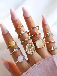 13-piece fashion retro Baroque metal figure ring set with jelly-like colors (two colors shipped at random); women’s everyday wear, ideal as a holiday gift