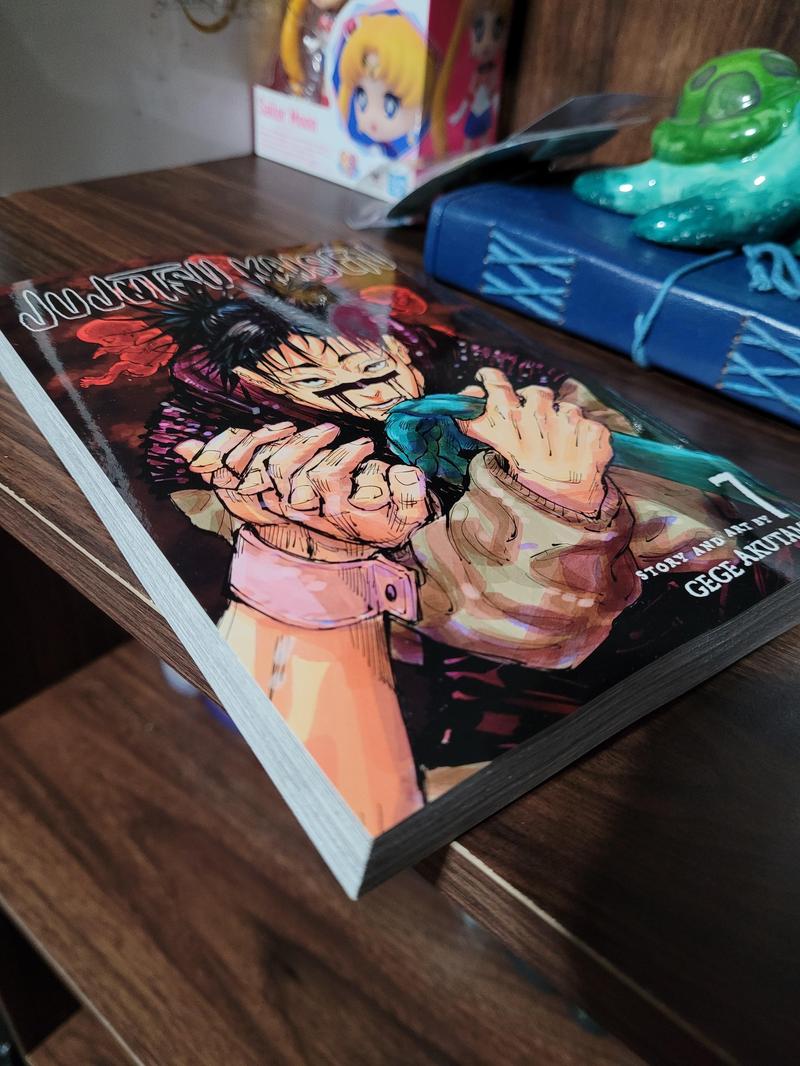 Gege Akutami Jujutsu Kaisen Vol 7 Paperback Edition Seventh Volume Of The Popular Manga Series Story And Art By Gege Akutami