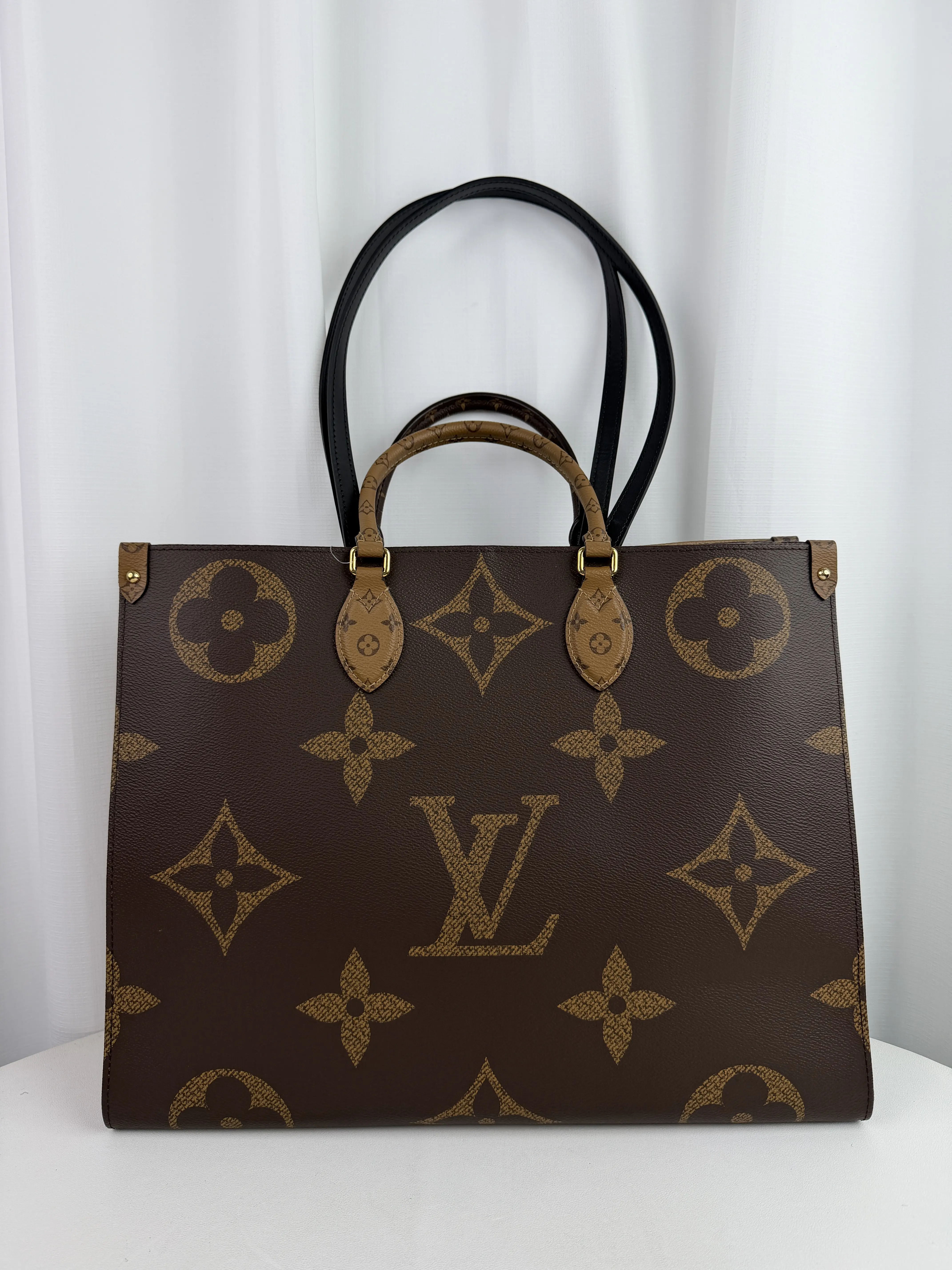 Pre-owned Louis Vuitton Canvas Tote Bags OnTheGo GM Monogram Giant Reverse Coated Tote Bag