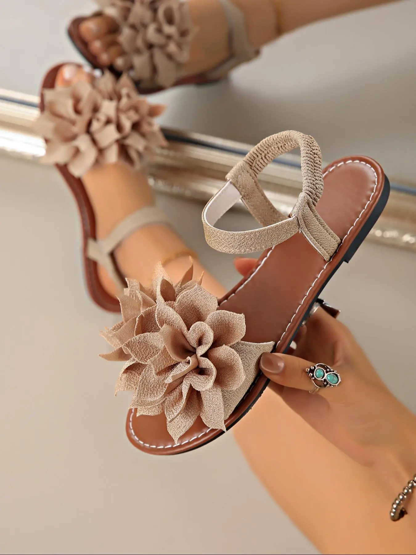 Women's Bowknot Sandals, Fashion Casual Open Toe Flat Shoes, Flat Heel, Lightweight Rubber Quick-Dry Summer Comfort, Adjustable Fit for Daily Wear, Bohemian Trending Sandals