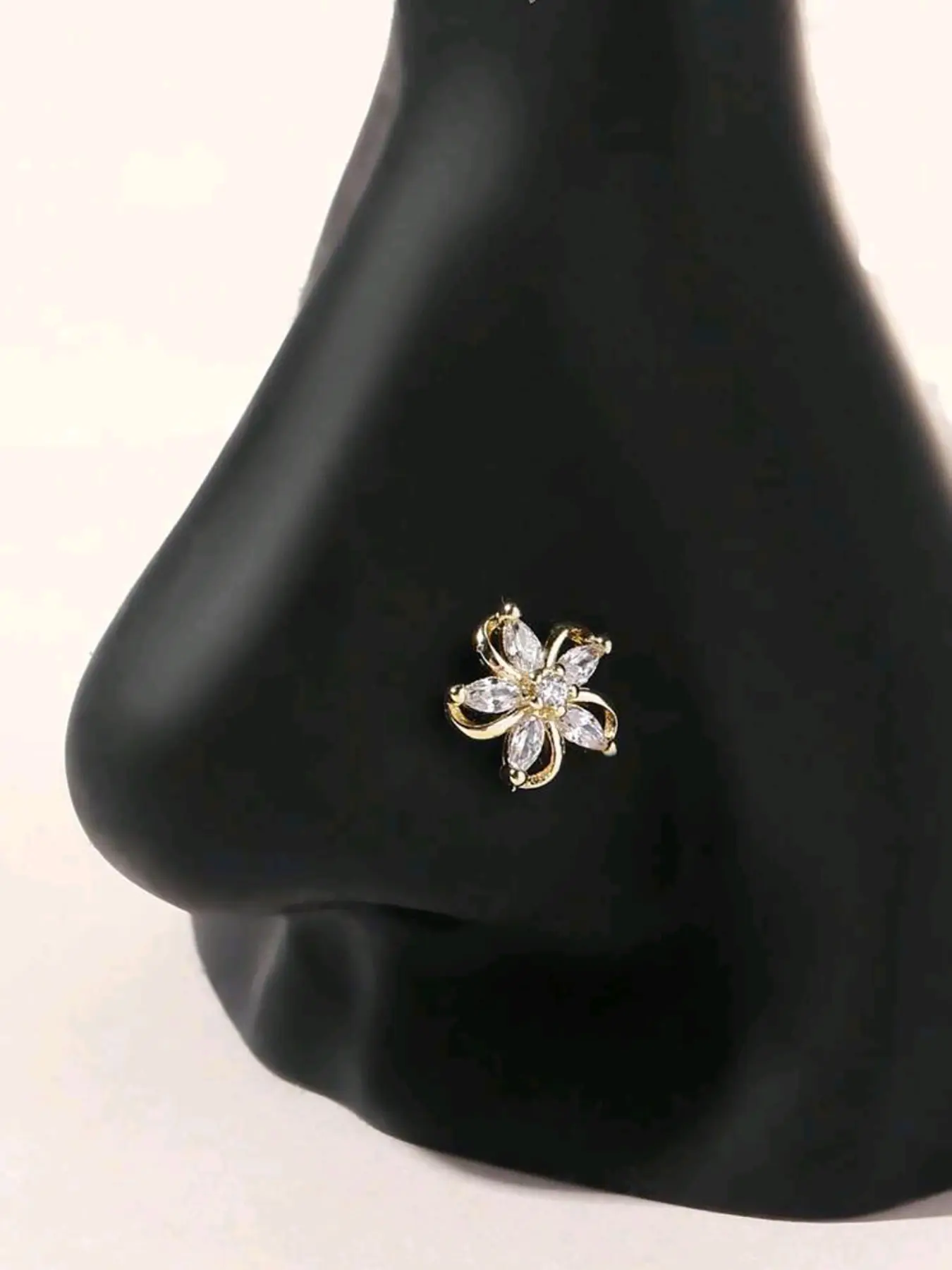 Elegant Flower Nose Ring, Nose Piercing Jewelry for Women, Casual Heart Pattern Design, Perfect Daily Wear Accessory for All Seasons, Body Jewellery