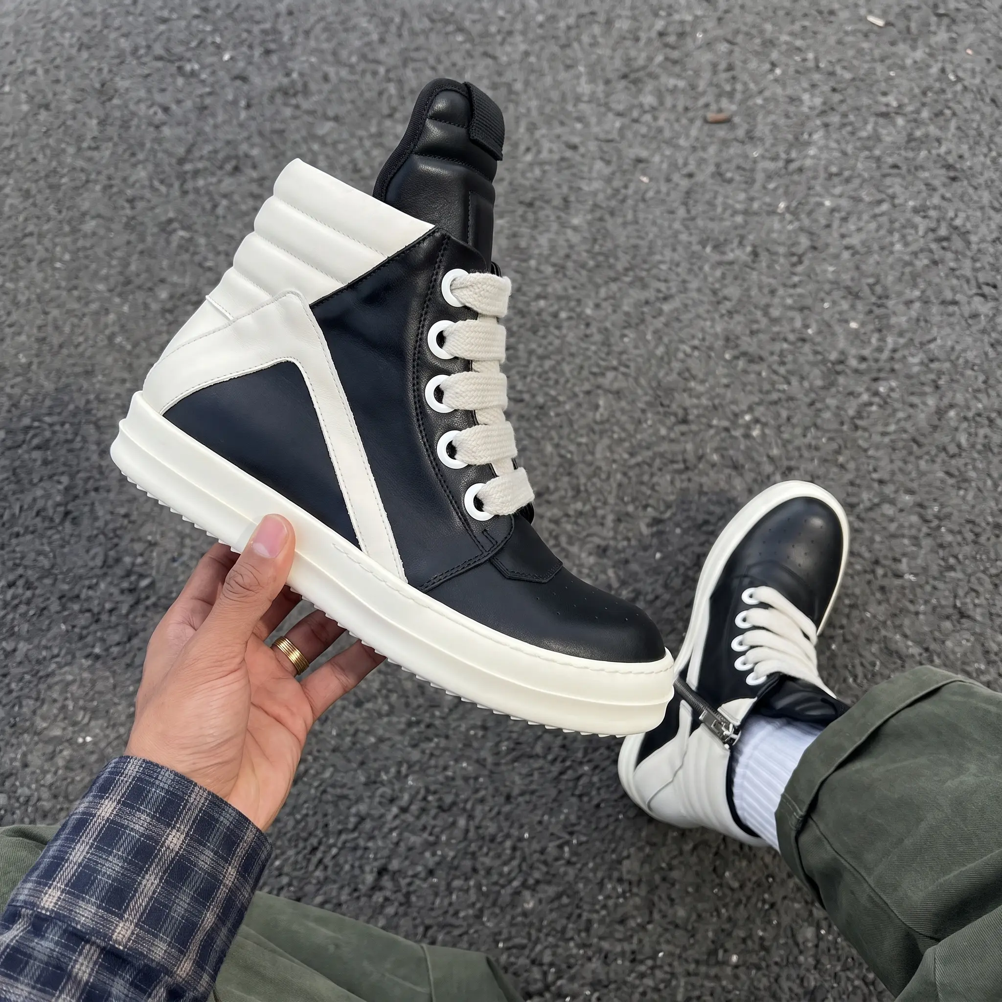 Unisex High Top Sneakers Fashion Big Tongue Skate Shoes Side Zipper Design Casual Streetwear Style Flat Sole Walking Footwear Comfortable Durable Anti Slip Versatile Trendy Athletic Shoes Lightweight Breathable Modern Hip Hop Culture Board Shoes