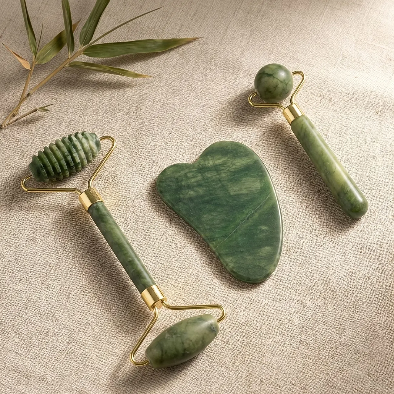 3pcs Natural Jade Stone Roller-Gua Sha-Comb Set, Unscented Manual Beauty Tools for Face, Eye Massage & Body Care, Skincare Kit Promotes Circulation, Reduces Puffiness, Ideal Home Self-Care Gift (Home Supplies) summerwins,summerwins