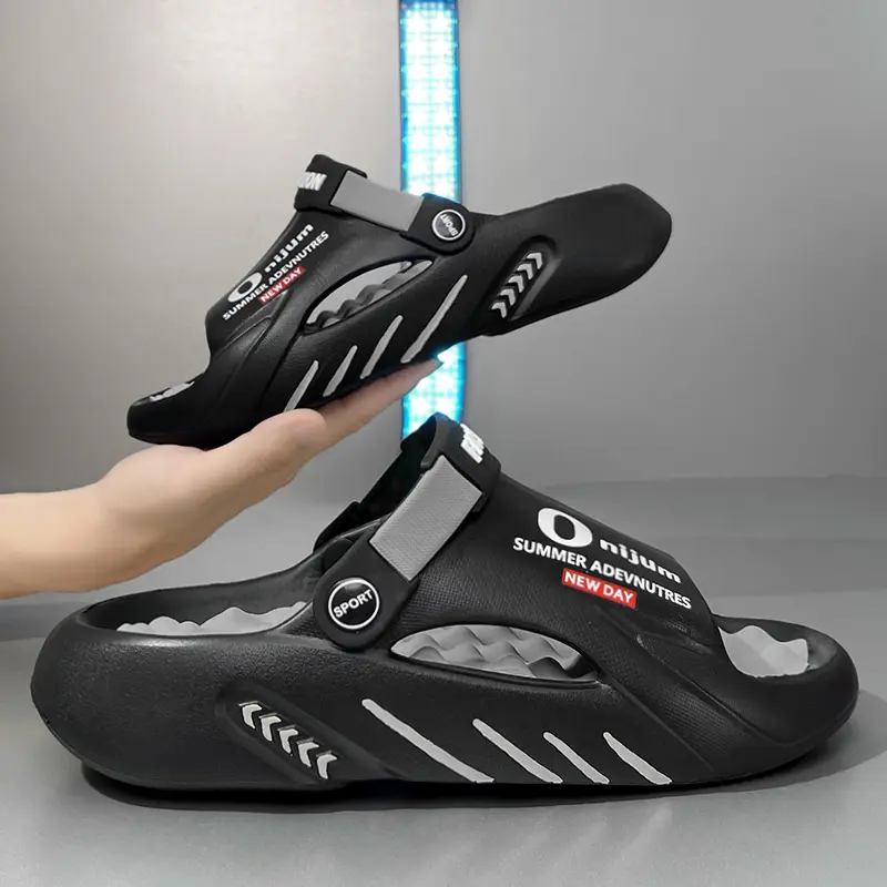 Unisex massage insole slippers, suitable for both indoor and outdoor wear, with thick soles that are anti-slip and wear-resistant, featuring a simple and casual style. eva one-piece molding