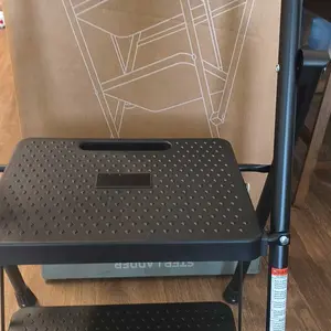 Heavy Duty Step Ladder, Lightweight Foldable Stool for Adults, Small Ladder Ideal for Kitchen and Home Use, Durable Folding Step Stools, Portable Kitchen Ladders with Sturdy Constructio