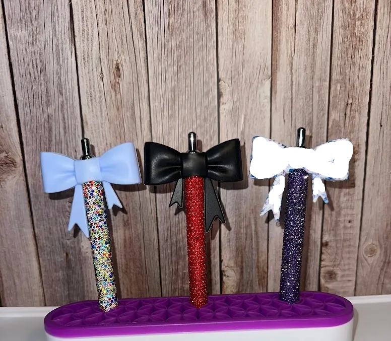 Rhinestone Gel Pen with Big Silicone Bow and Beadable Pens Decorated with Beads and Black Ink Refill Rhinestone Gel Pen with Big Silicone Bow and Beadable Pens Decorated with Beads and Black Ink Refill