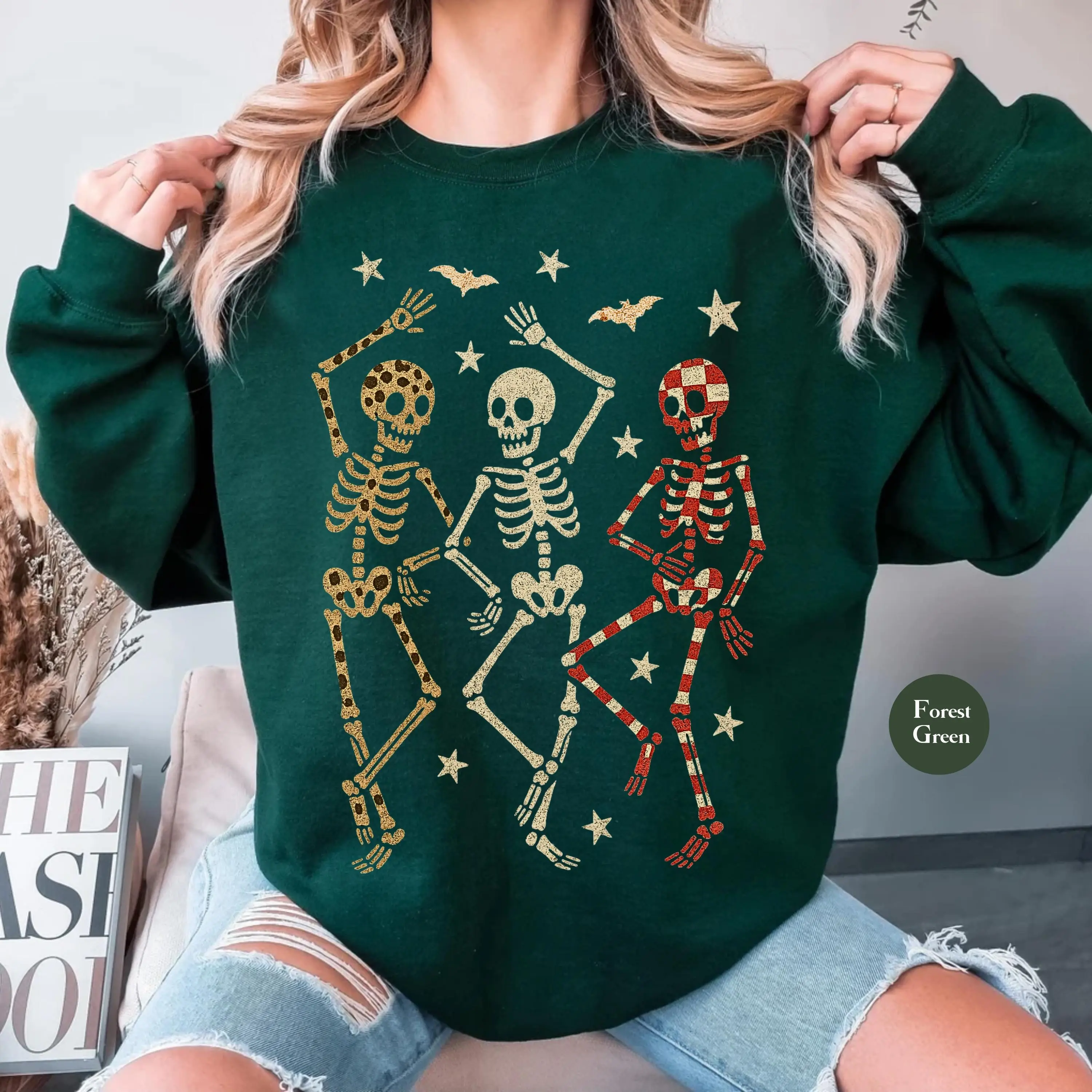 Vintage Dancing Skeletons Sweatshirt, Retro Halloween Shirt, Y2K Halloween, Fall Skeletons Oversized Women's Shirt Sweatshirt, Spooky Season Gift, Cute Fall Halloween Apparel, Halloween Gift for Women & Men