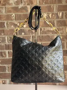 Pre-owned Louis Vuitton leather Shoulder Bags Coussin Lou Wallet LV Ski Monogram Embossed Lambskin Grey 72953
