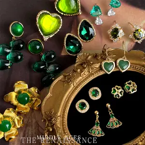 Vintage Style Emerald Collection Ancient Earrings Heavy Craft Exaggerated Flower Zircon Earrings High-end Earrings