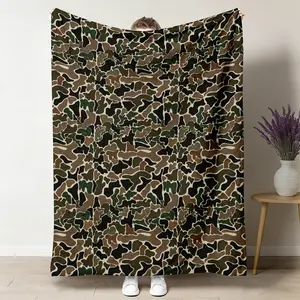 [Cozy Camo Flannel Blanket] Ultra-Soft Camo Flannel Throw Blanket - Lightweight & Cozy - Perfect Gift for Bed, Couch, Camping & Travel- 50"x60"