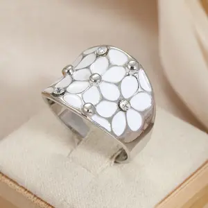 Flower shaped drip oil ring elegant temperament women's jewelry high-quality fashion jewelry versatile accessories