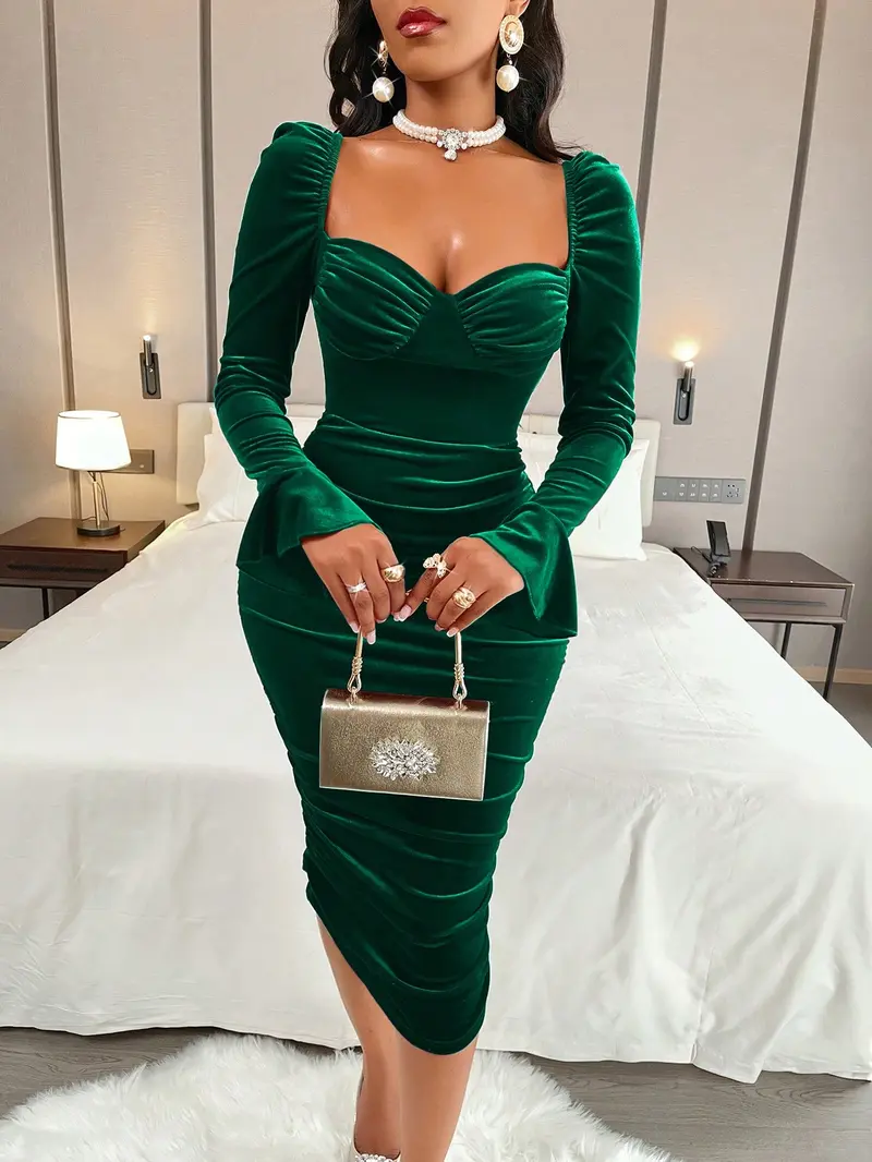 green emerald velvet dress Zapaka Quality Dark Green Ball Dress Vintage Long Velvet Holiday Party Dress  – ZAPAKA NZ main image 0