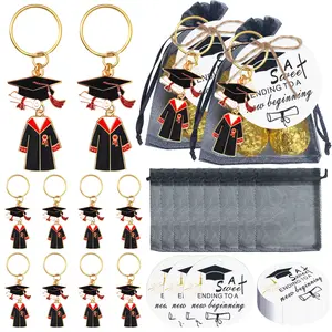 2026 Bachelor's Cap Graduation Keychain Set (20pcs) Graduation Gift Set - Inspirational Congratulations Souvenir Undergraduate Degree Cap Pendant Perfect for Senior Prom