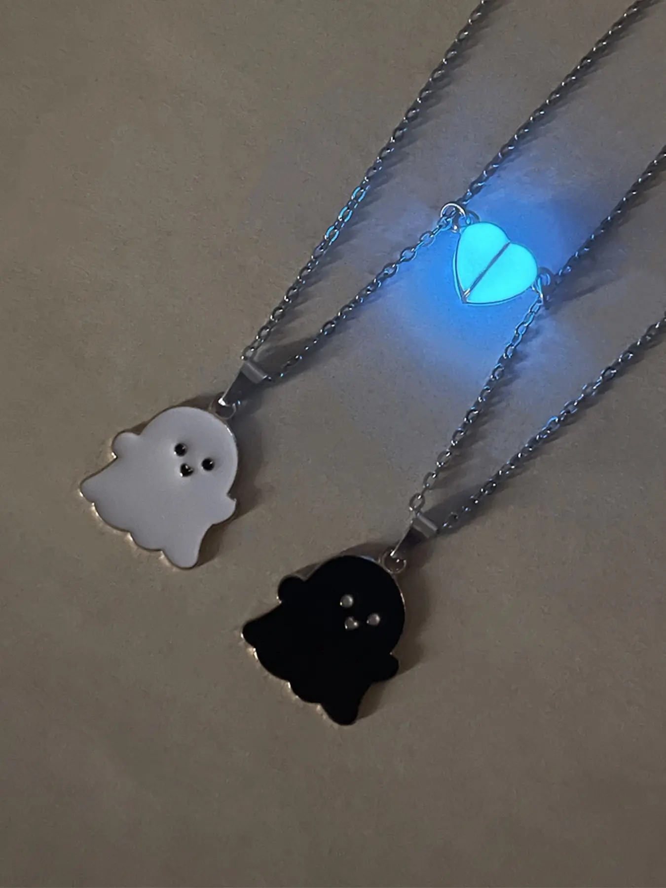 2 Pieces Night Glow Heart Devil Accessories Couple Necklace, Cute Style Gift Jewelry, Perfect for Lovers and Friends, Friendship Jewelry