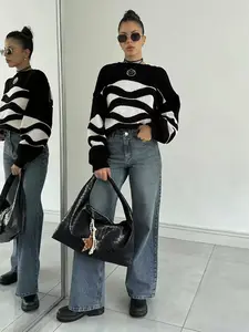 Women's Classic Striped Knit Sweater, Loose Fit Casual Round Neck Pullover, Fall Winter Fashion Long Sleeve Top