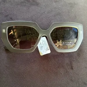 Tahari Sunglasses - Stylish Square Frame with UV Protection for Everyday Wear