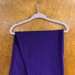 Solid Purple Capri with Pockets (MMP)