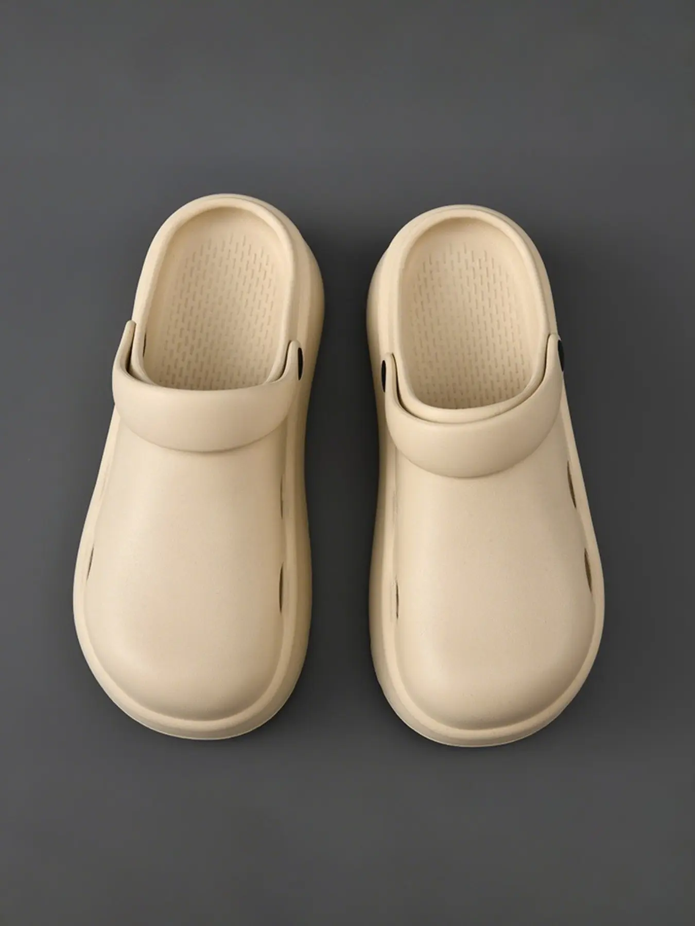 Women's Fashionable Solid Color Minimalist Clogs, Casual Comfortable Breathable Non-slip Clogs, Outdoor Sports Sandals for Beach Vacation, Outdoor Summer Slippers, Breathable Lightweight Clogs, Casual Shoes Clogs