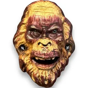 Unique Sasquatch Cast Iron Wall-Mounted Bottle Opener, Vintage Antique Design Kitchen Utensil with Installation Holes for Easy Setup, Utensils