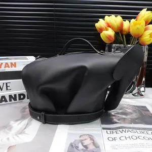 Pre-owned LOEWE Calfskin Shoulder Bags Elephant Black Shoulder Bag T10220229