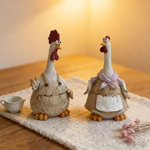 1pc Rustic Resin Chicken Decor – American Country Style Mini Statue for Desk, Shelf, Windowsill | Funny Farmhouse Gift for Chicken Lovers & Home Decor Fans