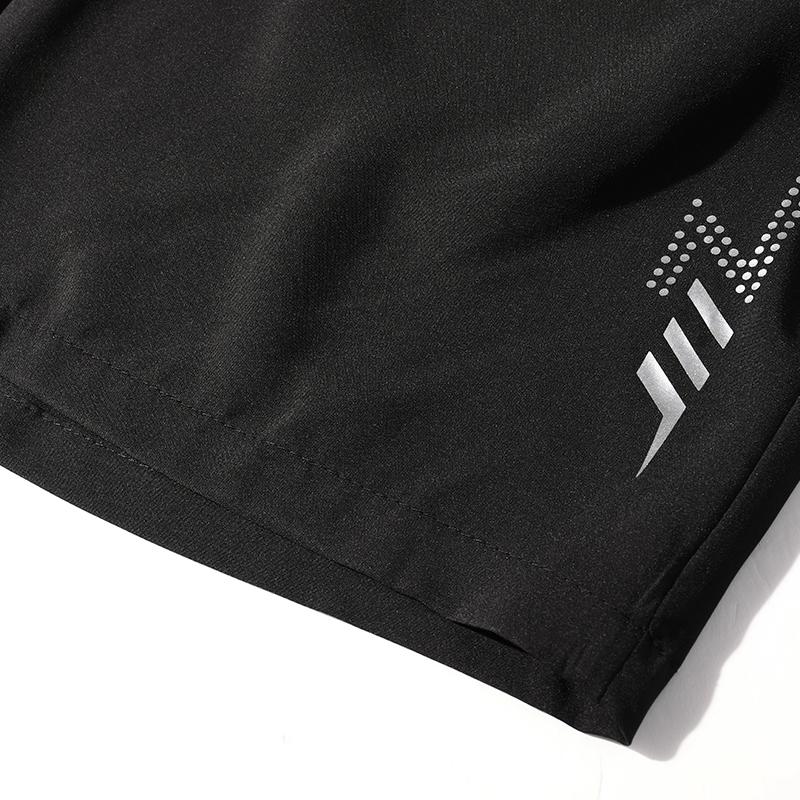 Men’s casual shorts suitable for outdoor running, workouts, and fitness wear. Loose, comfortable men’s shorts. Breathable men’s shorts—an essential piece for summer. Casual, trendy fashion shorts that can also be worn for friend gatherings and meals.