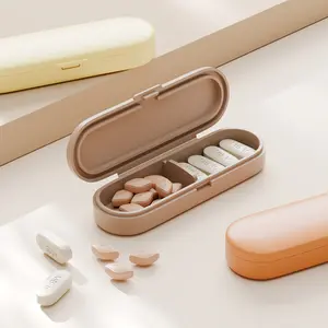 Mini Pill Box Travel Portable Pill Box, Light-Proof Pill Organizer, Small Portable Medicine Pill Divider Box for Daily Use