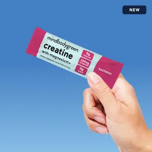 mindbodygreen Creatine with Magnesium+ Raspberry Flavor 5g Creatine 100mg Magnesium 0g Sugar for Strength Focus Renewal Healthcare Supplement