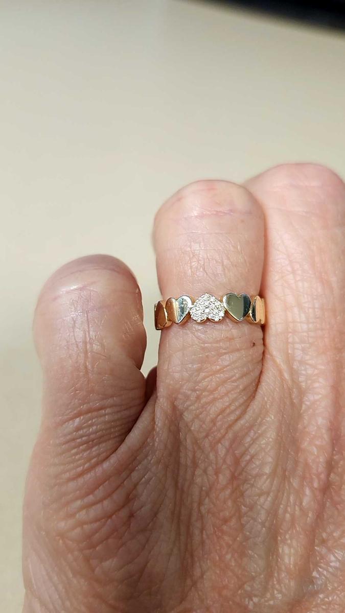 Item: Yellow Gold, 7